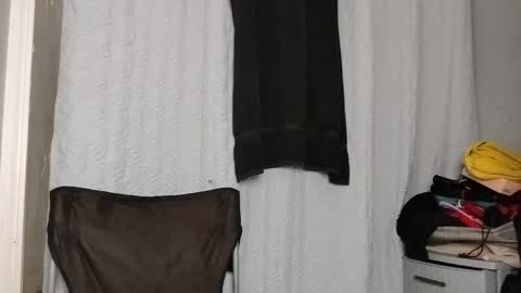 Snapshot of mommybubbles chatting on 8, 3, 2025 Mommy bubbles online show from 8, 3, 2025