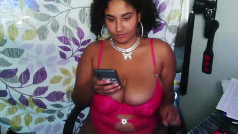 Snapshot of mommybubbles chatting on 13, 9, 2025 Mommy bubbles online show from 13, 9, 2025