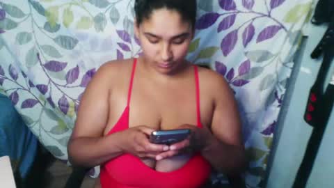 Snapshot of mommybubbles chatting on 29, 9, 2025 Mommy bubbles online show from 29, 9, 2025