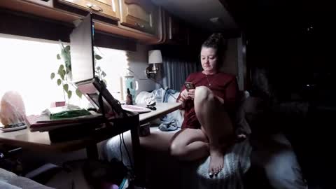 Snapshot of mommyedgecamp chatting on 3, 8, 2026 Mommys Edge Camp online show from 3, 8, 2026