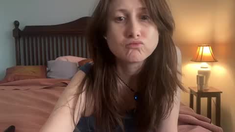 Snapshot of mommygoddessl chatting on 5, 7, 2026 Goddess L online show from 5, 7, 2026