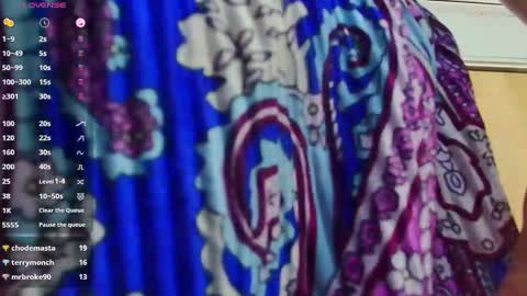 Snapshot of mommyissuess_ chatting on 25, 2, 2025 Daphne online show from 25, 2, 2025