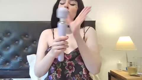 Mommynatrix online show from 27, 4, 2026