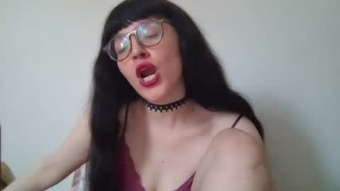 Mommynatrix online show from 9, 7, 2026