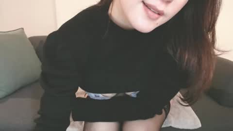 Momo online show from 3, 2, 2025