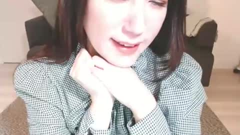 Momo online show from 8, 3, 2025