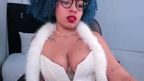 Momo  online show from 6, 5, 2026