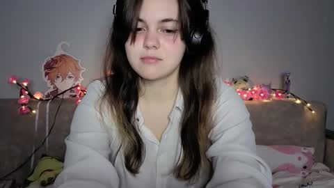 Snapshot of momomochi_ chatting on 9, 3, 2026 Momo online show from 9, 3, 2026