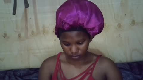 Snapshot of momsdoll chatting on 21, 7, 2026 momsdoll online show from 21, 7, 2026