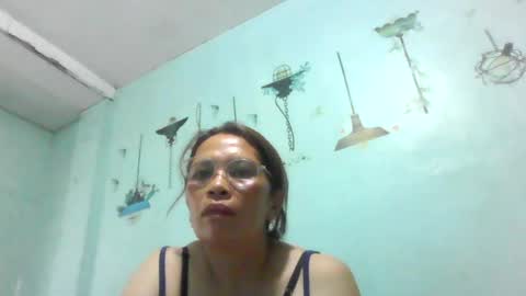 Snapshot of momshe_sweet chatting on 2, 8, 2026 momshe_sweet online show from 2, 8, 2026
