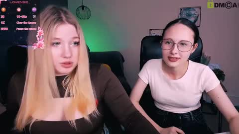 Snapshot of mona_cloud chatting on 8, 3, 2025 Mona  online show from 8, 3, 2025