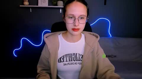 Snapshot of mona_cloud chatting on 24, 9, 2025 Mona  online show from 24, 9, 2025