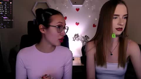 Snapshot of mona_cloud chatting on 4, 10, 2025 Mona  online show from 4, 10, 2025