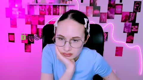 Mona  online show from 30, 4, 2026