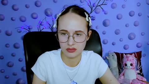 Mona  online show from 3, 5, 2026