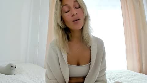 Mona online show from 12, 9, 2025