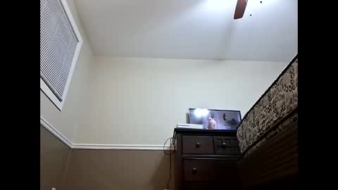 moneyboysaveg548 online show from 19, 1, 2026