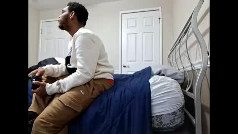 moneyboysaveg548 online show from 10, 3, 2026