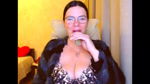 monica online show from 15, 12, 2025