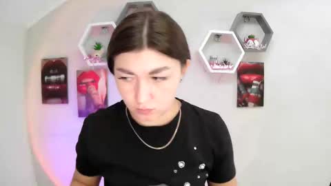 sweet girl and shine body online show from 9, 9, 2025