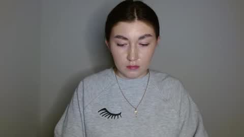 sweet girl and shine body online show from 23, 3, 2026