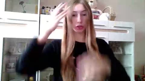 Monica online show from 8, 11, 2025