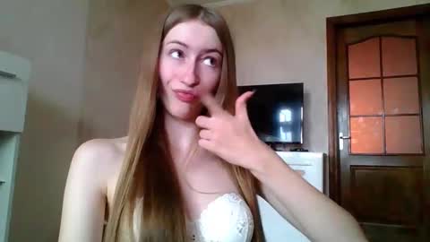 Monica online show from 7, 5, 2026