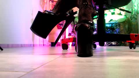 Monika online show from 11, 10, 2025