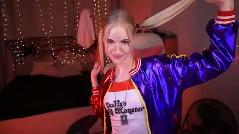  Monica  online show from 28, 10, 2025