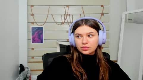 Monika online show from 8, 2, 2025