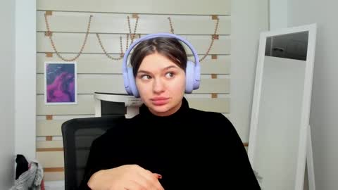 Monika online show from 9, 2, 2025