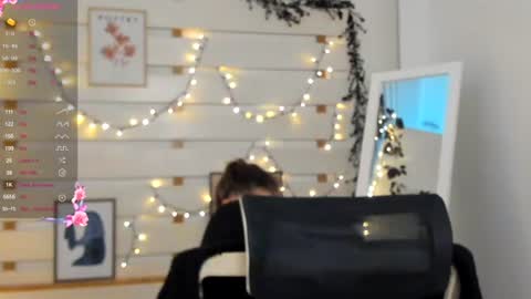 Monika online show from 5, 12, 2025