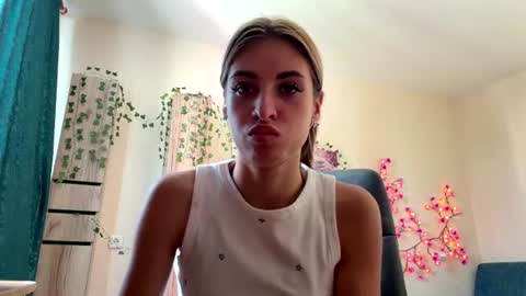 Snapshot of monikaanis chatting on 29, 7, 2026 Rossy online show from 29, 7, 2026