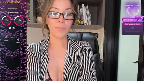 Monilee online show from 28, 1, 2025