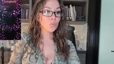 Monilee online show from 30, 1, 2025