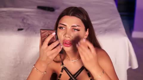 Snapshot of monique_celeste chatting on 29, 6, 2026 Moni online show from 29, 6, 2026