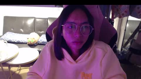 ELYSE A SIMPLE GIRL online show from 12, 12, 2024