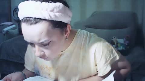 Snapshot of moodiemira chatting on 29, 9, 2025 moodiemira online show from 29, 9, 2025