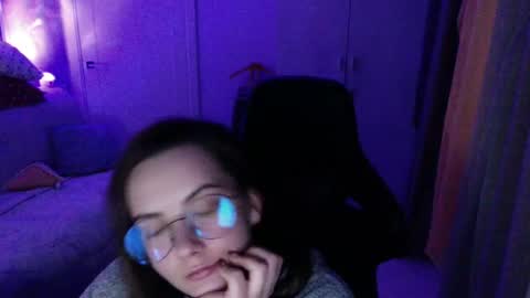 moodiemira online show from 8, 1, 2026