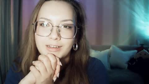 moodiemira online show from 24, 4, 2026