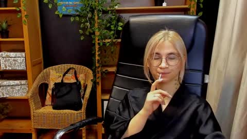 Katrin online show from 7, 12, 2024