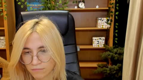 Katrin online show from 26, 12, 2024