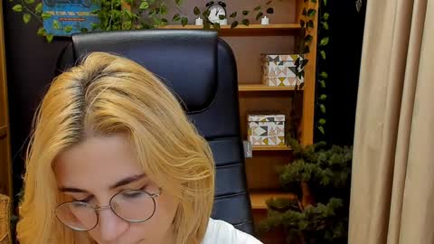 Katrin online show from 4, 1, 2025