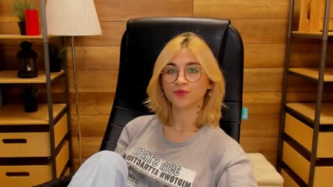 Katrin online show from 5, 1, 2025