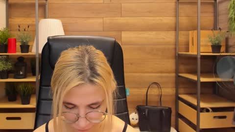 Katrin online show from 28, 1, 2025