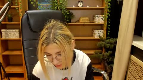 Katrin online show from 2, 2, 2025