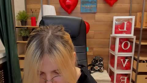 Katrin online show from 8, 3, 2025