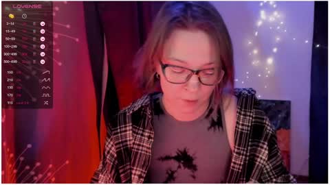 Snapshot of moon__girl chatting on 26, 1, 2025 Roxy online show from 26, 1, 2025