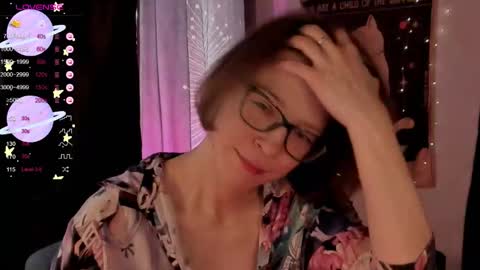 Snapshot of moon__girl chatting on 1, 11, 2025 Roxy online show from 1, 11, 2025