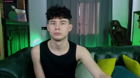 moon_gloww online show from 27, 2, 2026